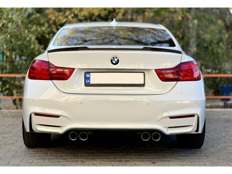 Задній бампер  ( стиль M4 F82 ) на BMW 4 Series F32 / F33 2013-2020 року