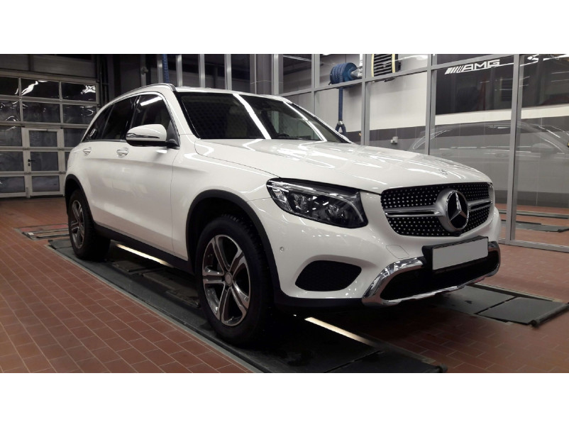 Решітка радіатора  ( з місцем під камеру ) Diamond Silver на Mercedes-Benz GLC-Class X253 2015-2019 року