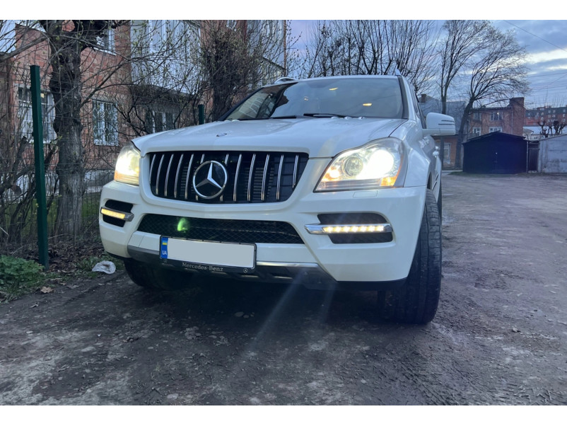 Решітка радіатора Chrome Black 2 Line GT на Mercedes-Benz GL-Class X164 2009-2012 року