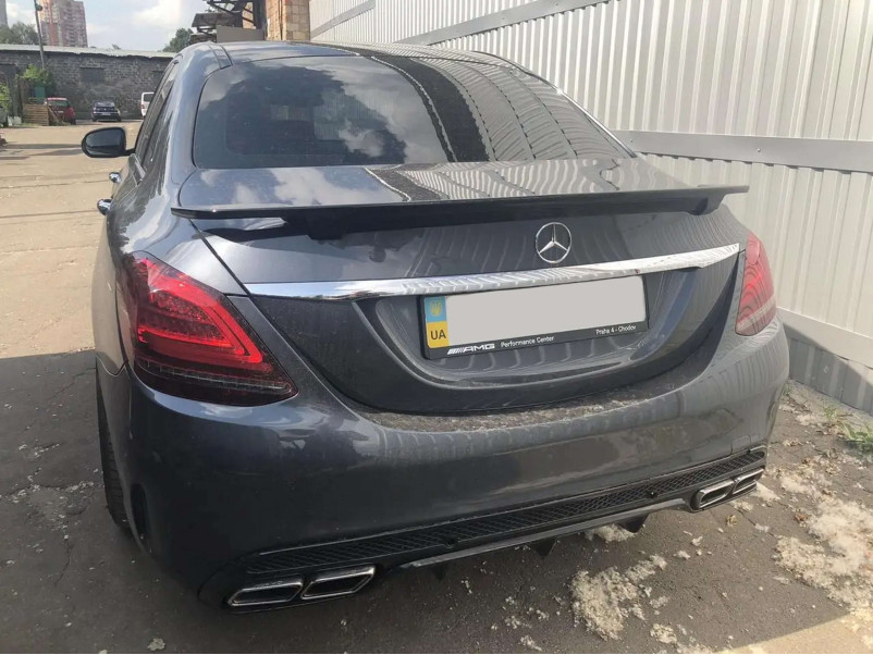 Спойлер Чорний глянець ( седан ) на Mercedes-Benz C-Class W205 2014-2018 року