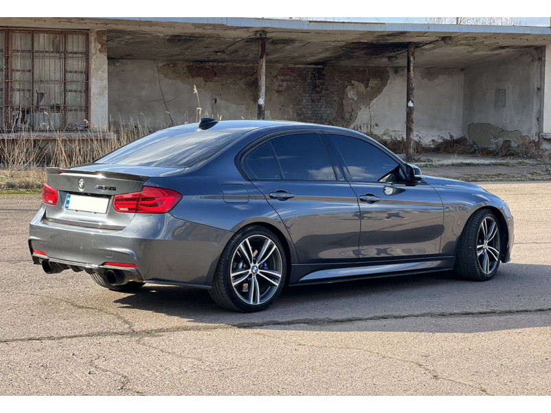 Леза на пороги Чорний глянець ( M-Performance ) на BMW 3 Series F30 / F31 2011-2018 року