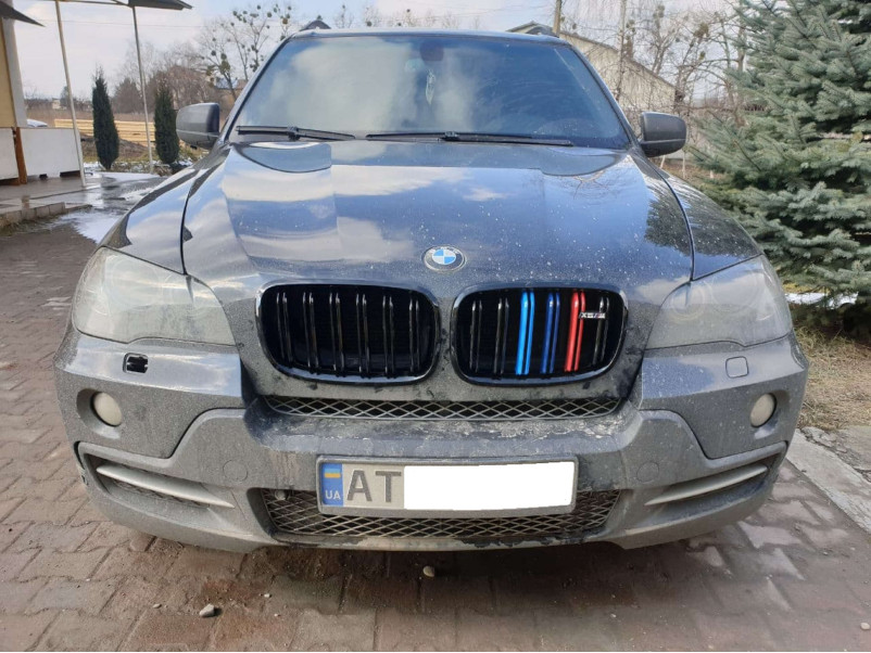 Ніздрі M-color ( Подвійні M-Look ) на BMW X5 E70 2010-2013 року