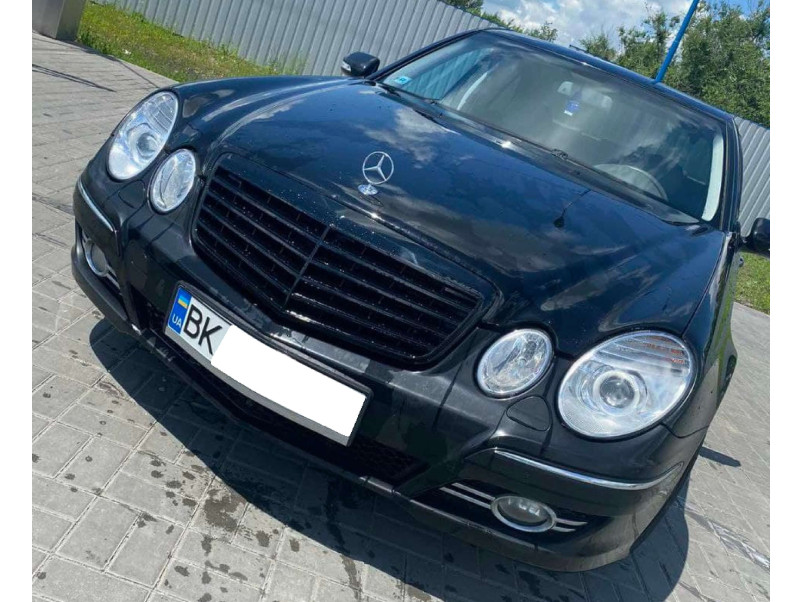 Решітка радіатора ALL Black ASSY на Mercedes-Benz E-Class W211 2007-2009 року