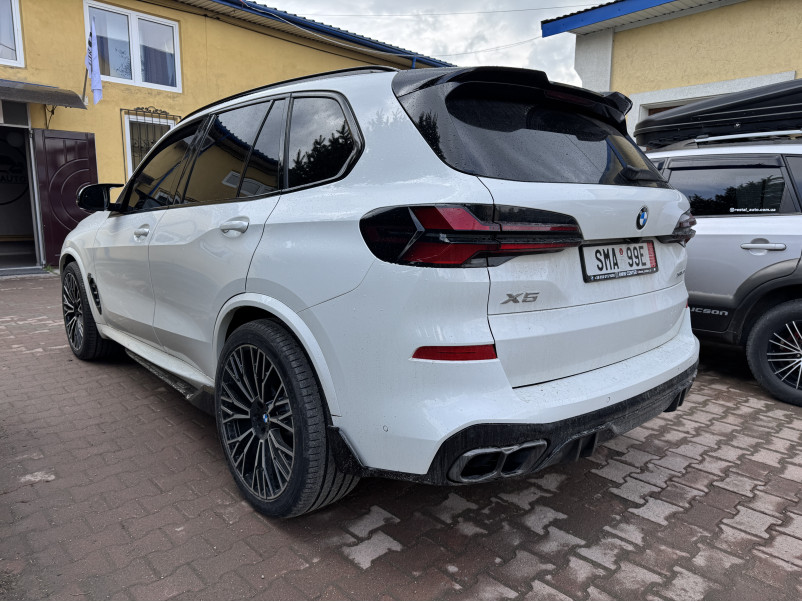 Комплект рестайлінга ( в нову модель )  ( стиль M-Paket LCI ) на BMW X5 G05 2018-2022 року