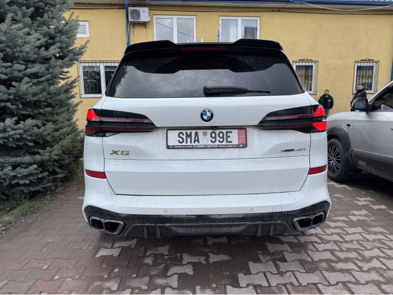 Комплект рестайлінга ( в нову модель )  ( стиль M-Paket LCI ) на BMW X5 G05 2018-2022 року