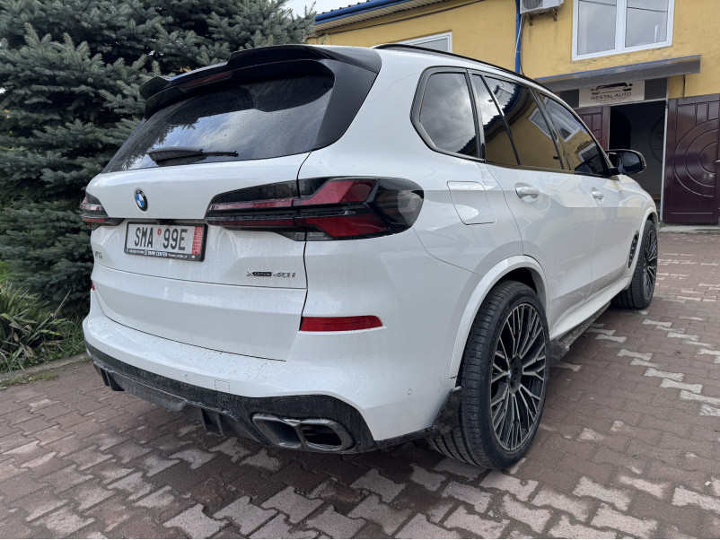 Комплект рестайлінга ( в нову модель )  ( стиль M-Paket LCI ) на BMW X5 G05 2018-2022 року