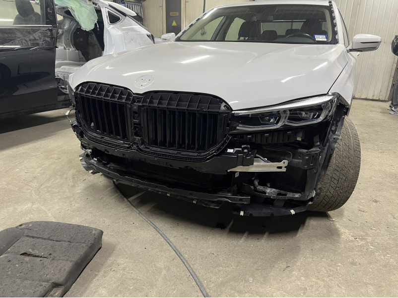 Передні фари  ( Full Led в стилі Laser апгрейд в 2019+ ) на BMW 7 Series G11 / G12 2015-2019 року