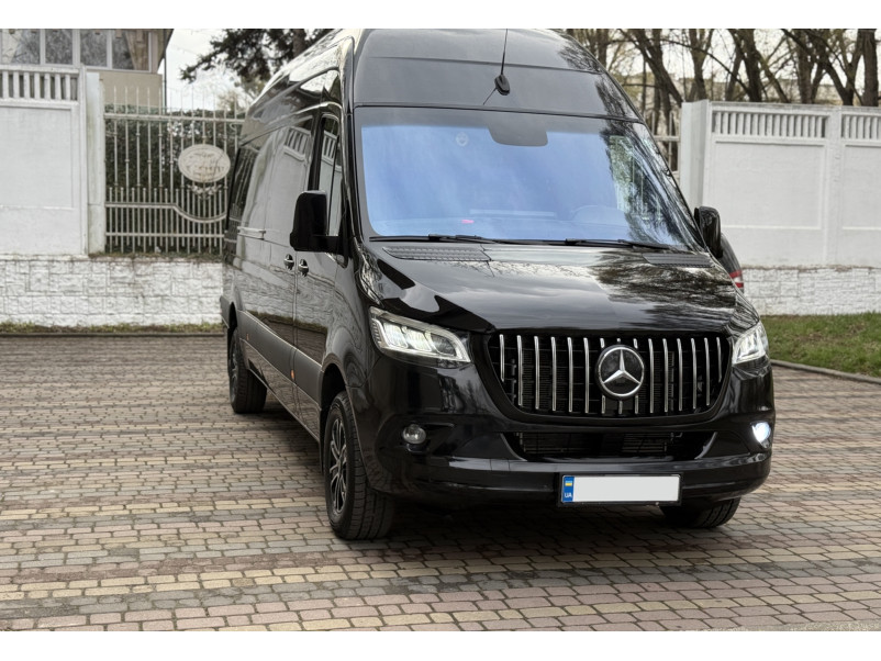 Решітка радіатора  ( GT Chrome Black ) без рамки на Mercedes-Benz SPRINTER W907 2017-2025 року