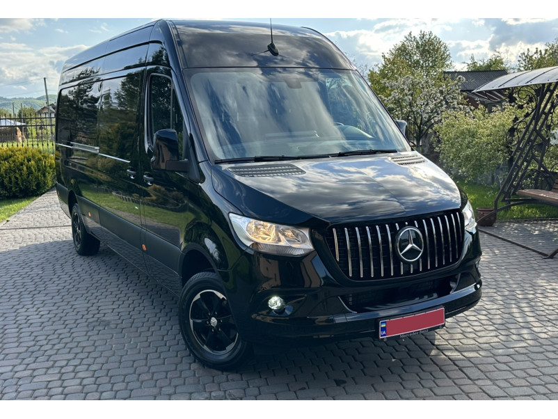 Решітка радіатора  ( GT Chrome Black ) без рамки на Mercedes-Benz SPRINTER W907 2017-2025 року