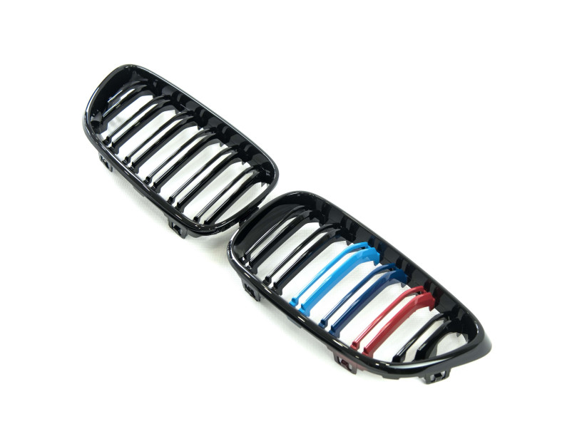 Ніздрі M-color ( Подвійні M-Look ) на BMW 2 Series F22 / F23 2013-2019 року