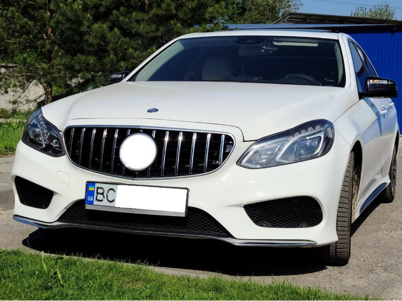 Решітка радіатора  Chrome Black GT на Mercedes-Benz E-Class W212 2013-2016 року
