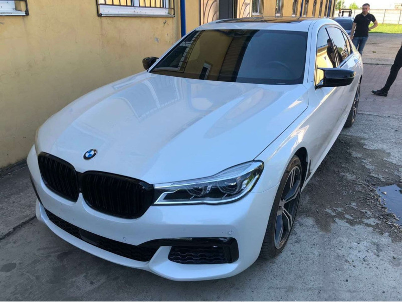 Ніздрі Чорний глянець ( Подвійні M-Look ) на BMW 7 Series G11 / G12 2015-2019 року