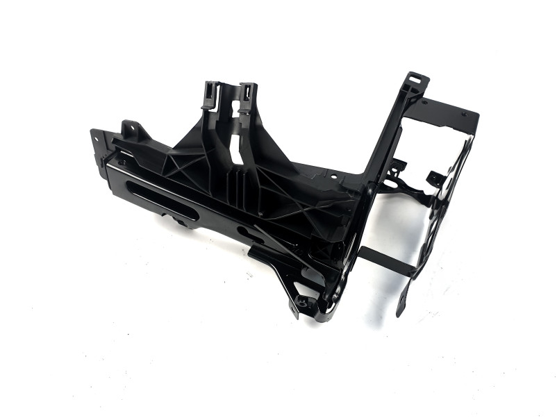 Кузовні деталі  кронштейн правої фари на BMW 5 Series F10 / F11 2010-2017 року