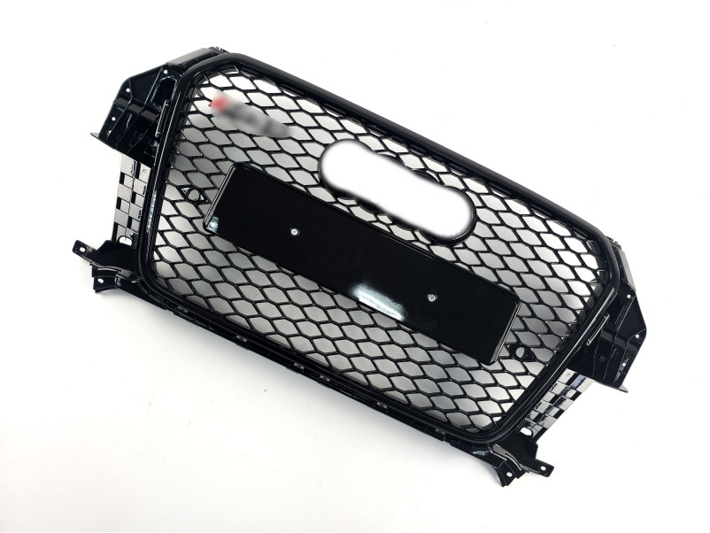 Решітка радіатора Full Black ( в стилі SQ3 ) на Audi Q3 8U 2011-2014 року