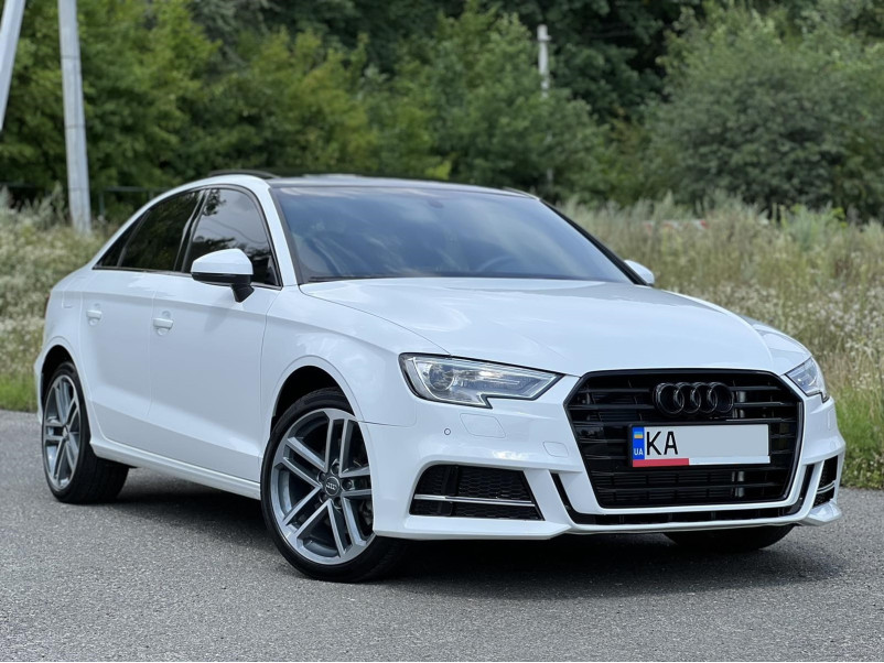 Передній бампер  ( в стилі S3 ) на Audi A3 8V 2016-2020 року