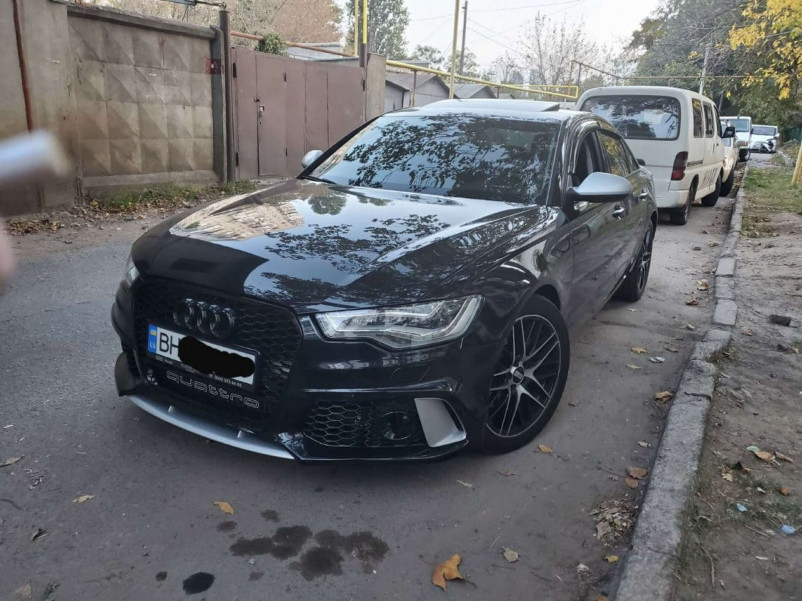 Передній бампер  ( в стилі RS6 ) на Audi A6 C7 2011-2014 року