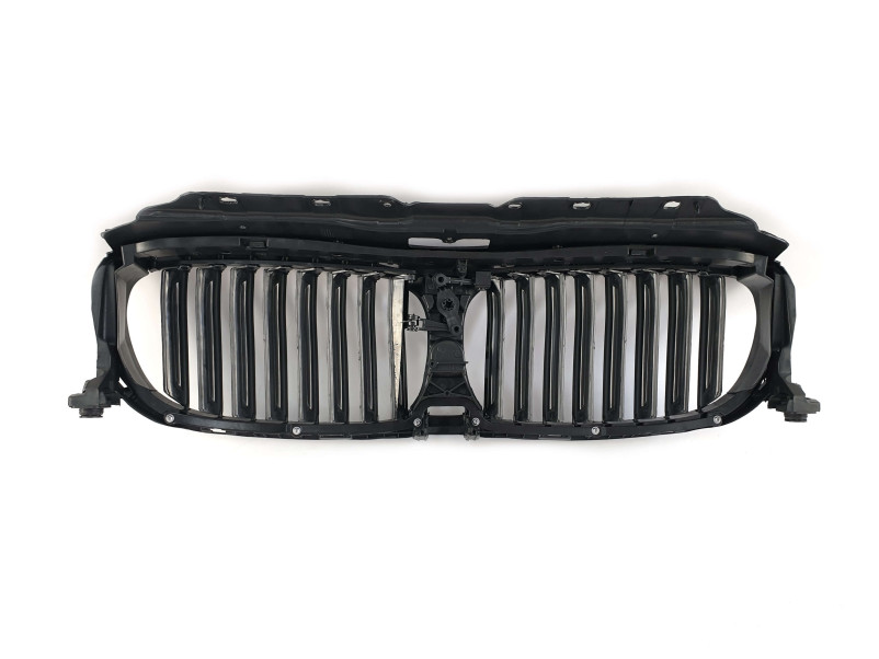 Повітряна заслонка ( жалюзі )  з моторчиком на BMW 5 Series G30 / G31 2020-2023 року