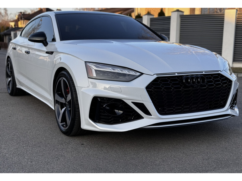 Передній бампер  ( стиль RS5 ) під дистронік V2 на Audi A5 B9 2020-2025 року