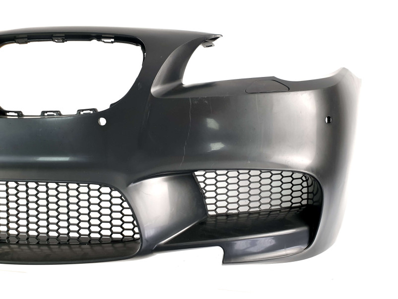 Передній бампер  ( стиль M5 ) на BMW 5 Series F10 / F11 2010-2017 року
