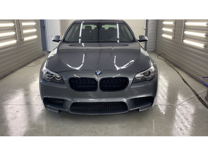 Передній бампер  ( стиль M5 ) на BMW 5 Series F10 / F11 2010-2017 року