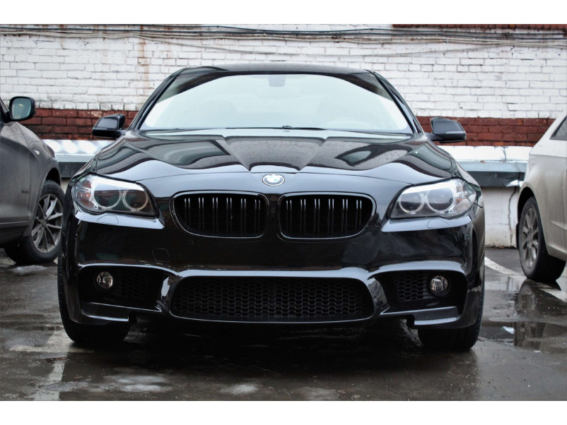 Передній бампер  ( стиль M5 ) на BMW 5 Series F10 / F11 2010-2017 року