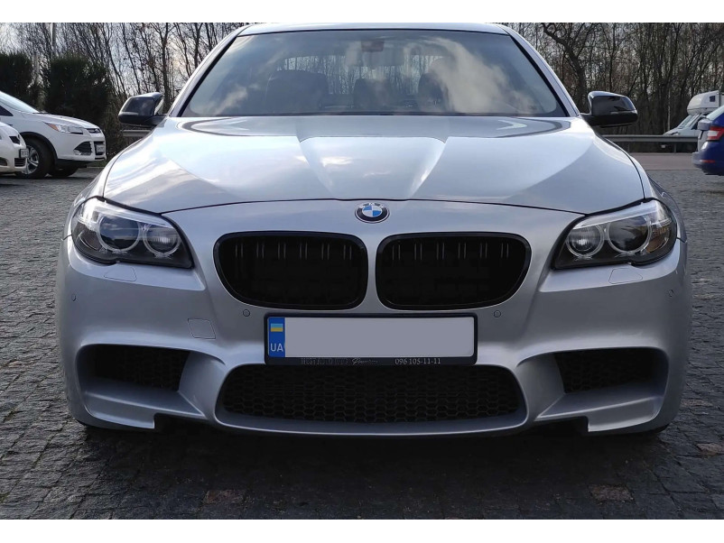 Передній бампер  ( стиль M5 ) на BMW 5 Series F10 / F11 2010-2017 року