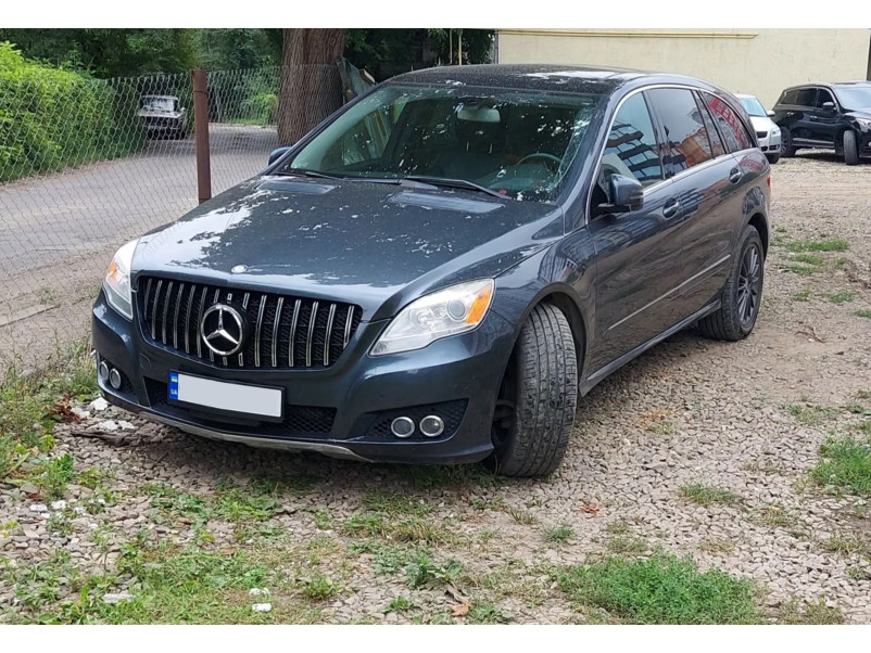 Решітка радіатора Chrome Black GT на Mercedes-Benz R-Class W251 2010-2017 року