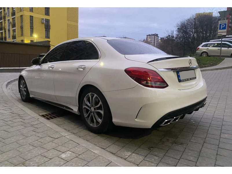 Спойлер Чорний глянець ( седан ) на Mercedes-Benz C-Class W205 2014-2018 року