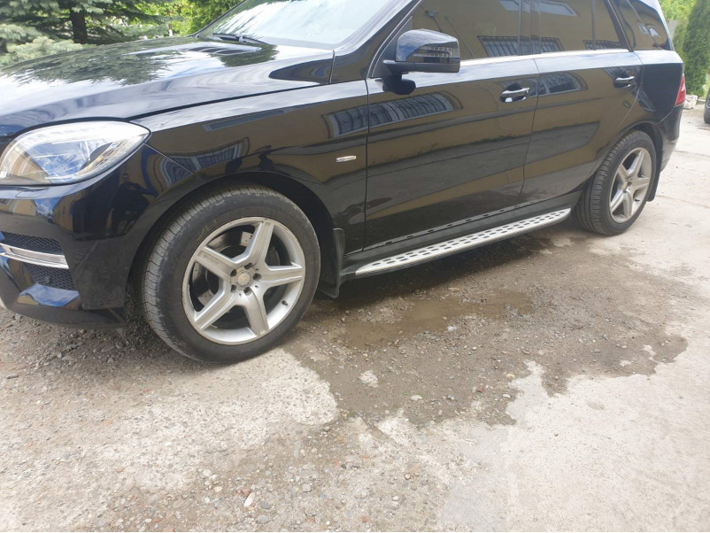Підніжки   на Mercedes-Benz ML-Class W166 2011-2015 року