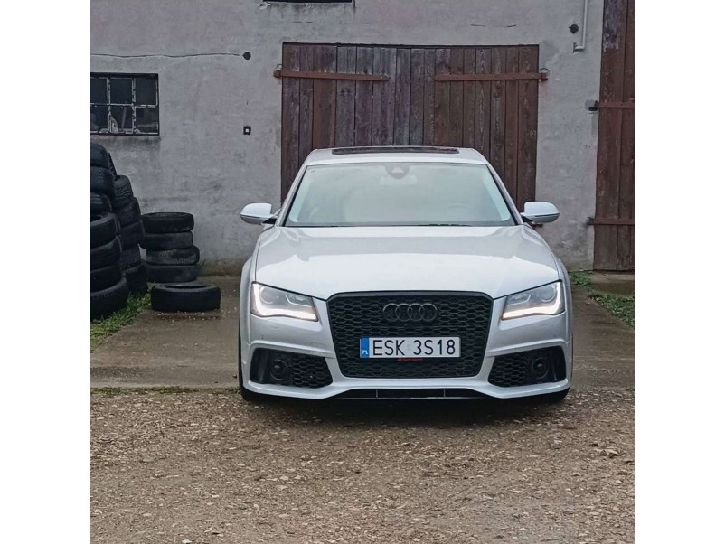 Передній бампер  ( в стилі RS ) V1 на Audi A8 D4 2010-2014 року