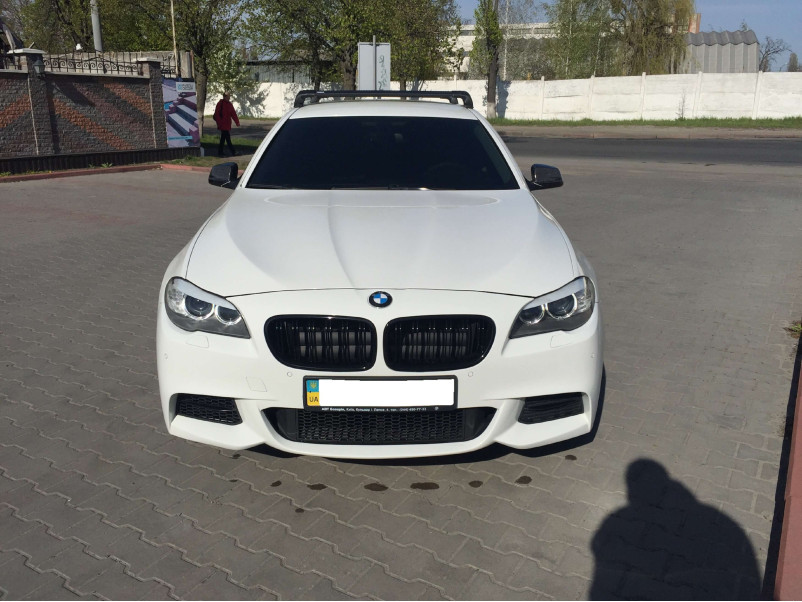 Ніздрі Чорний глянець ( Подвійні M-Look ) на BMW 5 Series F10 / F11 2010-2017 року
