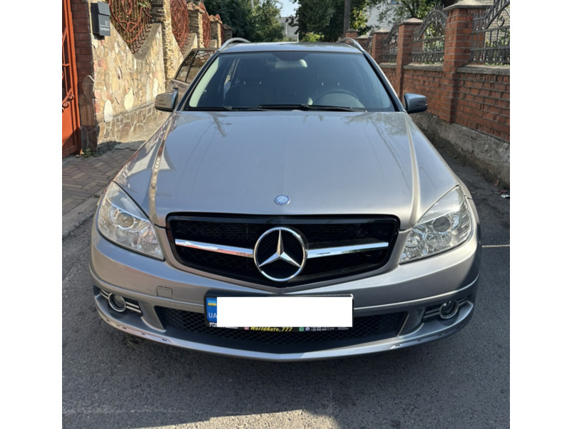 Решітка радіатора Black W/Moulding SL на Mercedes-Benz C-Class W204 2007-2014 року