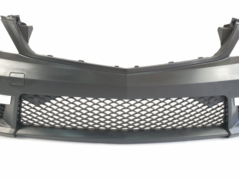 Передній бампер  ( стиль C63 AMG ) на Mercedes-Benz C-Class W204 2007-2014 року