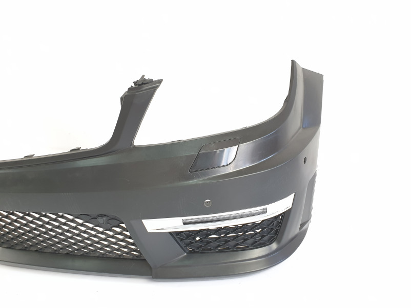 Передній бампер  ( стиль C63 AMG ) на Mercedes-Benz C-Class W204 2007-2014 року
