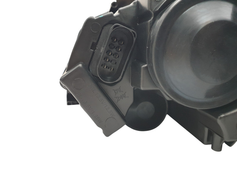 Передні фари  ( Xenon GTI ) на Volkswagen Polo 2009-2017 року