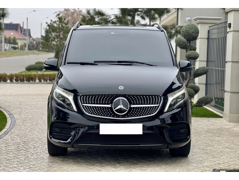 Решітка радіатора  ( Diamond Black ) на Mercedes-Benz V-Class W447 2019-2023 року