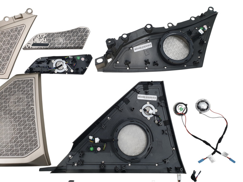 Сітки на динаміки  ( Bowers & Wilkins ) Gold на BMW 5 Series G60 / G61 2023-2025 року