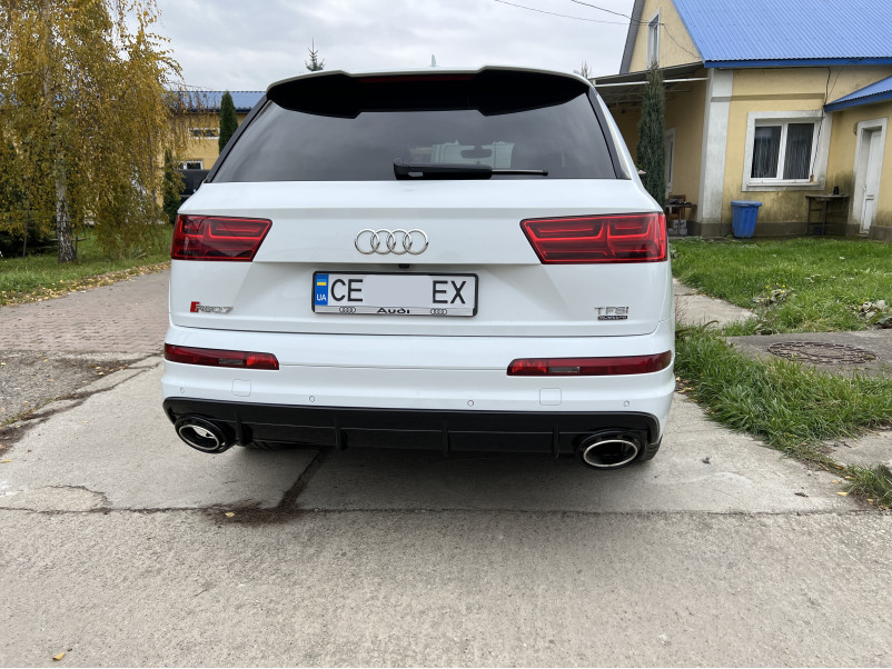 Дифузор ( заднього бампера ) Full Black / Black Pipe ( в стилі RSQ7 ) S-Line на Audi Q7 4M 2015-2020 року