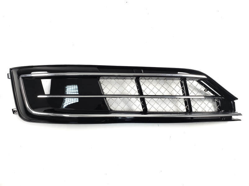 Решітки в бампер Chrome Black ( стиль W12 ) на Audi A8 D4 2014-2017 року