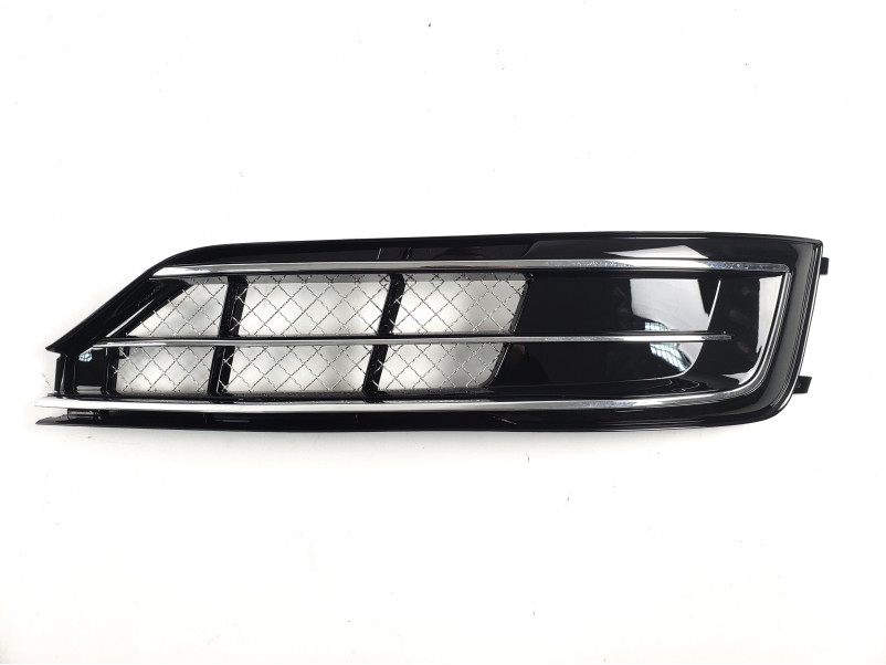 Решітки в бампер Chrome Black ( стиль W12 ) на Audi A8 D4 2014-2017 року