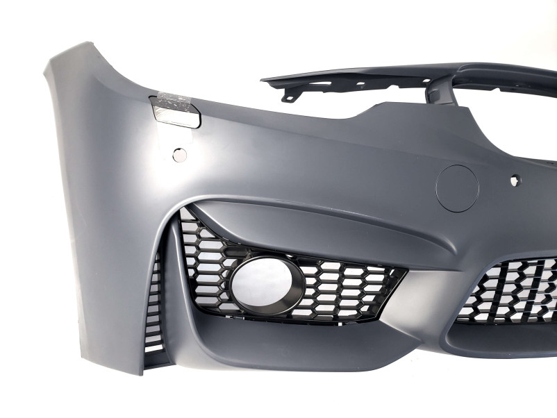 Передній бампер  ( M3 Look ) під туманки на BMW 3 Series F30 / F31 2011-2018 року