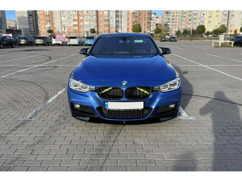 Губа ( переднього бампера ) Чорний глянець ( M-Performance ) V2 на BMW 3 Series F30 / F31 2011-2018 року