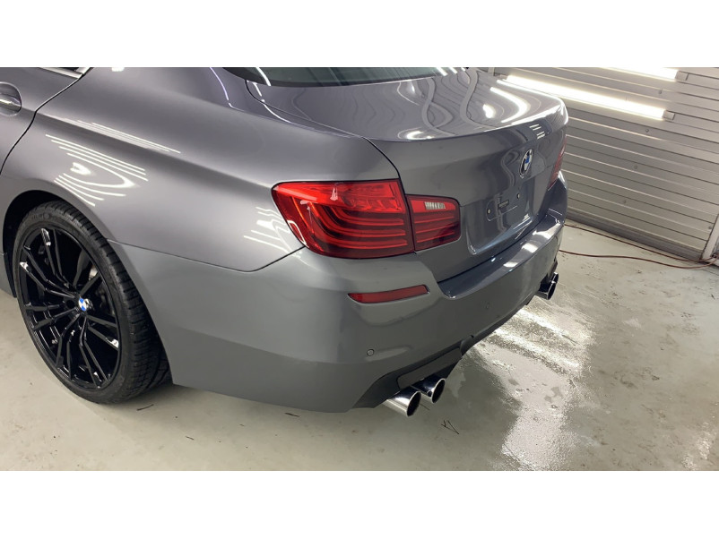 Задній бампер  ( стиль М5 ) на BMW 5 Series F10 / F11 2010-2017 року