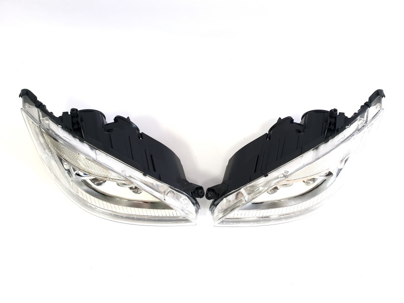 Передні фари  ( Bi-Xenon Adaptive ) без блоков на Mercedes-Benz S-Class W221 2009-2013 року