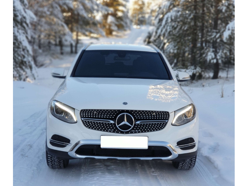 Решітка радіатора  ( з місцем під камеру ) Diamond Black на Mercedes-Benz GLC-Class X253 2015-2019 року