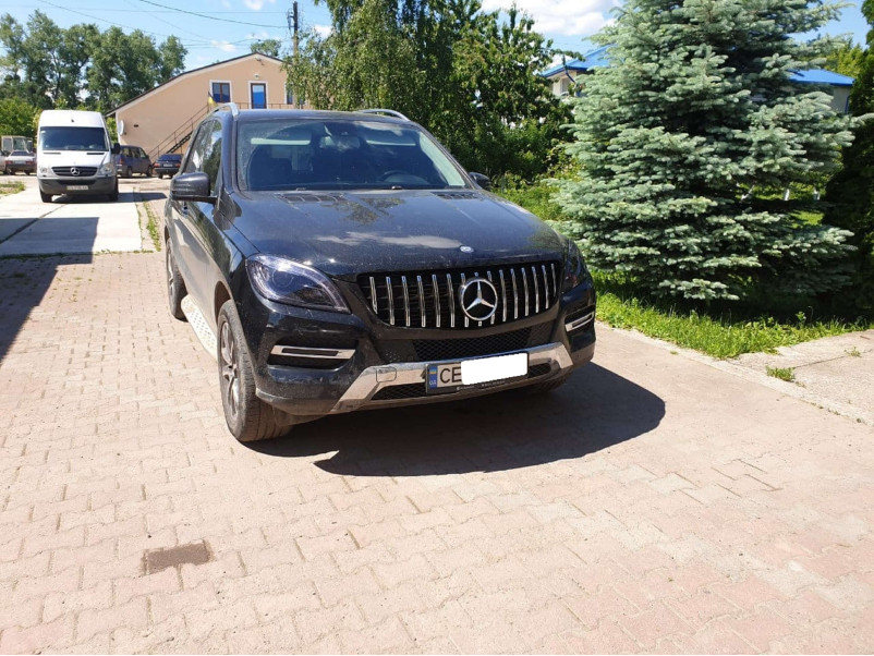 Решітка радіатора Chrome Black GT на Mercedes-Benz ML-Class W166 2011-2015 року
