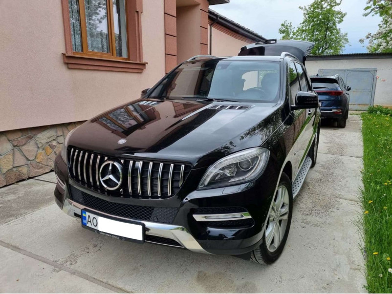Решітка радіатора Chrome Black GT на Mercedes-Benz ML-Class W166 2011-2015 року