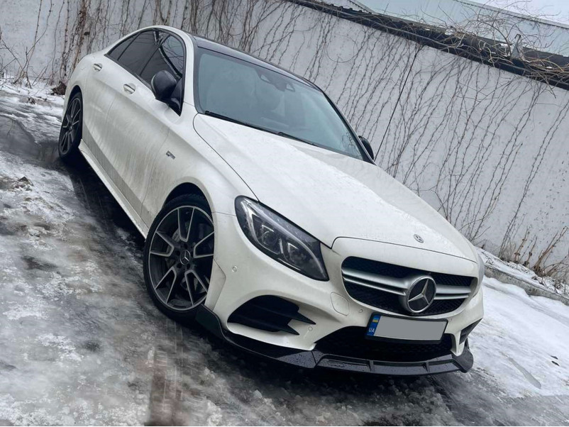 Губа ( переднього бампера ) Чорний глянець ( стиль Brabus ) на Mercedes-Benz C-Class W205 2018-2021 року