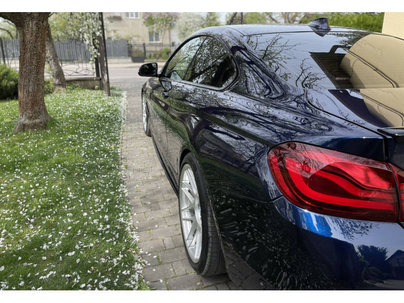 Леза на пороги Чорний глянець ( M-Performance ) на BMW 4 Series F32 / F33 2013-2020 року