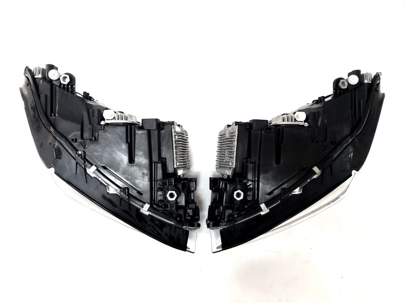 Передні фари  ( Full Led Adaptive ) оригінал комплектні на BMW X3 G01 2018-2022 року